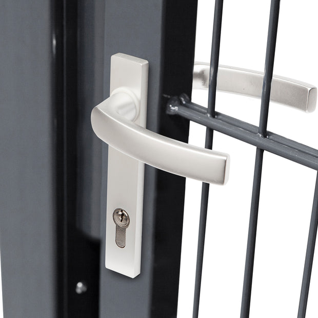 Flügeltor VarioGate Duo - two-winged gate in a detailed view, showcasing design and materials by Zaunpaket24.